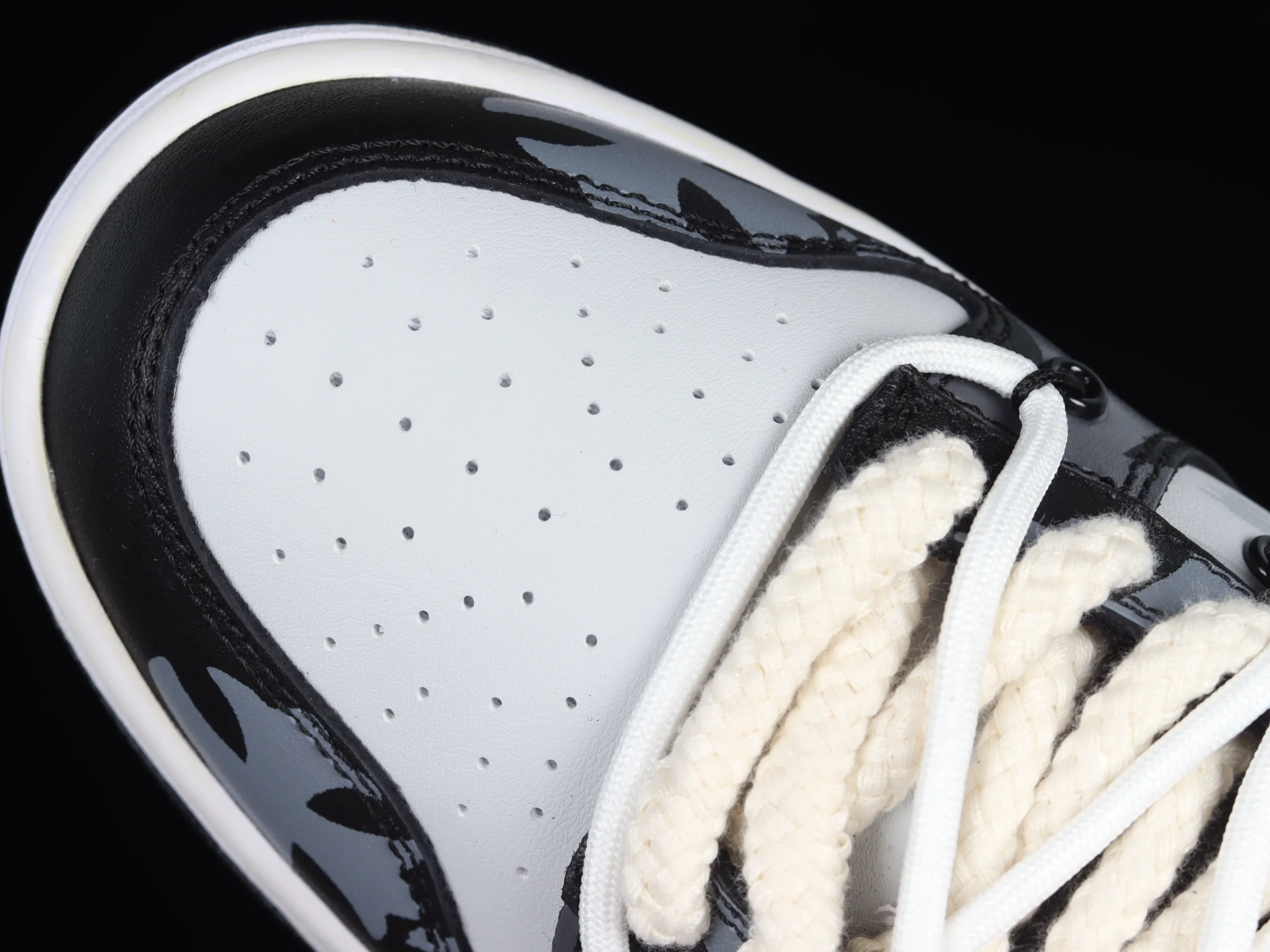 All categories Nk SB Dunk series Nk SB Dunk Low low-top sneakers F version Nk Dunk Low strap deconstruction SB smashed backboard fashion casual sneakers DD3363-002